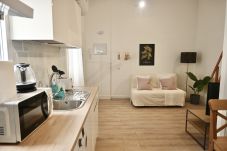 Estudio en Madrid - M (MPE35B) Exquisito Estudio con Cama en Mezanine