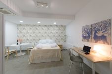 Studio à Madrid - M (GUA6L) Acogedor y Espacioso Estudio en Madrid