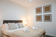 Apartamento em Madrid - M (SEN169)Amplio Apartamento con Balcón en Calle S