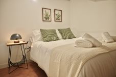 Studio in Madrid - M (MPE35C) Exquisito Estudio con Cama en Mezanine